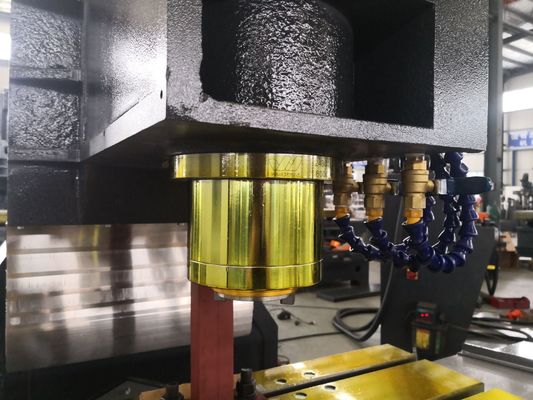 380V Cnc Metal Milling Machine With Foot Pads CNC Machine Center